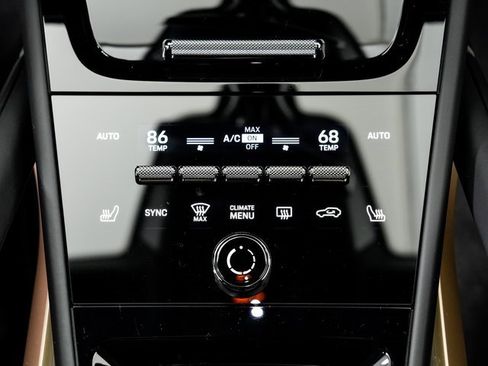 Used 2025 Porsche Cayenne GTS image 20