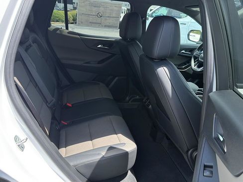 New 2026 Chevrolet Equinox LT w/ Convenience Package II FWD image 12