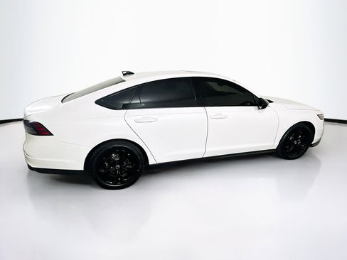 Used 2025 Honda Accord SE image 10