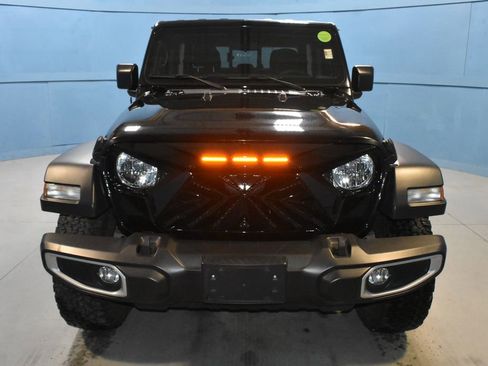 Used 2023 Jeep Gladiator Sport image 23