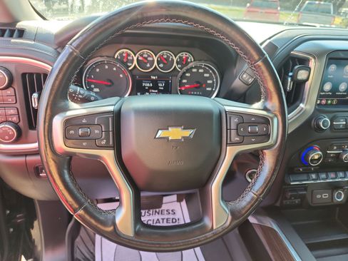 Used 2021 Chevrolet Silverado 2500 LT w/ Convenience Package image 15