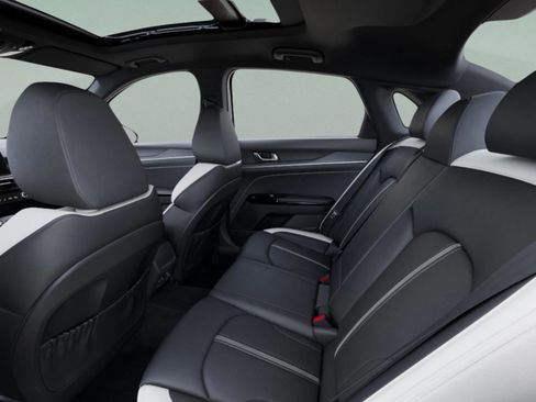 New 2025 Kia K5 GT-Line w/ GT-Line Premium Package image 18