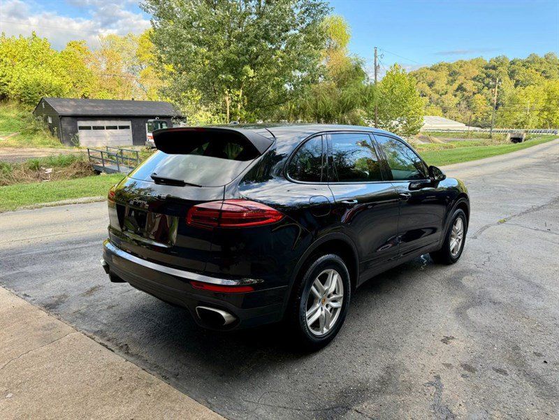 Used 2016 Porsche Cayenne AWD/4WD image 4