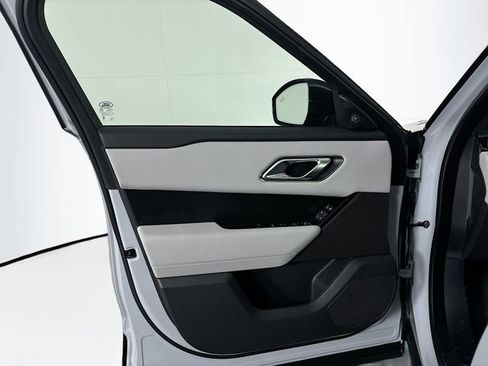 Used 2026 Land Rover Range Rover Velar Dynamic SE image 11