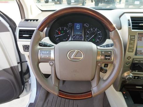 Used 2014 Lexus GX 460 w/ Premium Package AWD/4WD image 27