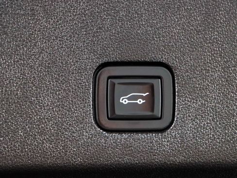 Used 2022 Cadillac XT6 Premium Luxury image 34