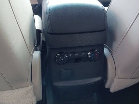 Used 2015 Ford Explorer XLT w/ Equipment Group 202A FWD image 22