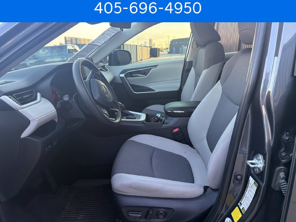 Used 2022 Toyota RAV4 XLE FWD image 14