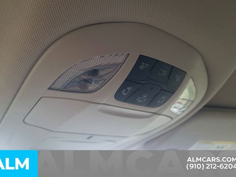 Used 2022 Chrysler Voyager LX image 22