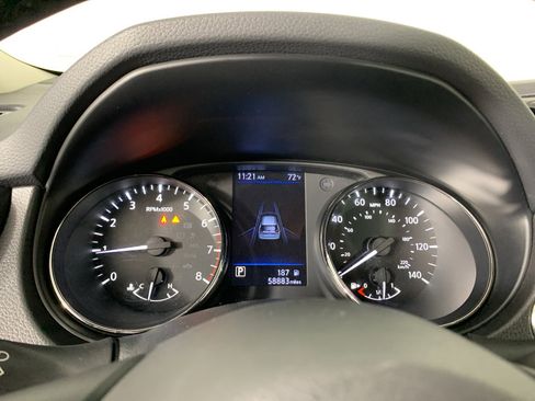 Used 2020 Nissan Rogue SV w/ Premium Package image 23