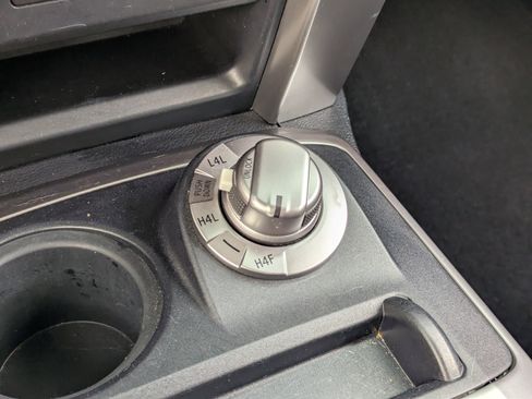 Used 2016 Toyota 4Runner Limited image 27