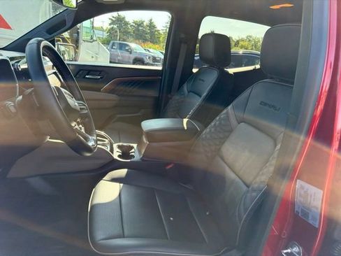 Used 2023 GMC Canyon Denali AWD/4WD image 18