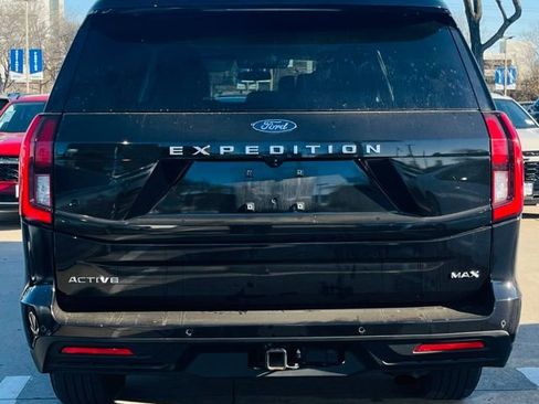 Used 2025 Ford Expedition Max Active image 3