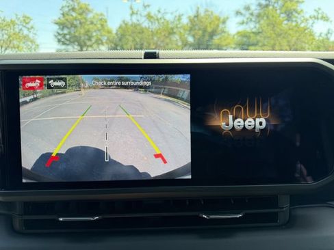 Used 2024 Jeep Wrangler Unlimited Sahara w/ Technology Group AWD/4WD image 22