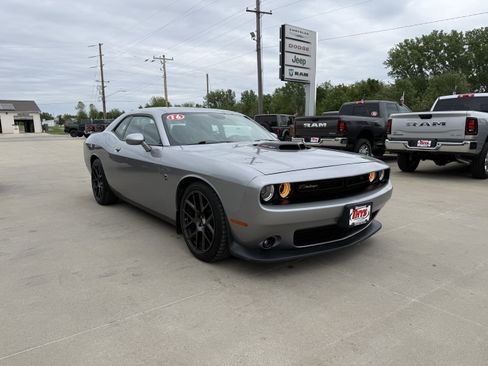 Used 2016 Dodge Challenger R/T Scat Pack RWD image 34