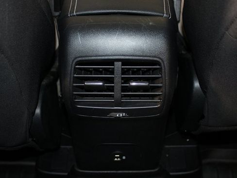 Certified 2020 Ford Escape SE image 17