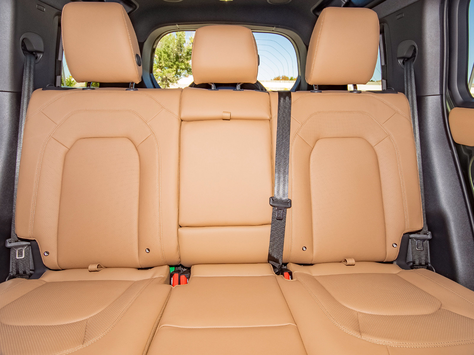 New 2026 Land Rover Defender 110 X-Dynamic SE AWD/4WD image 46