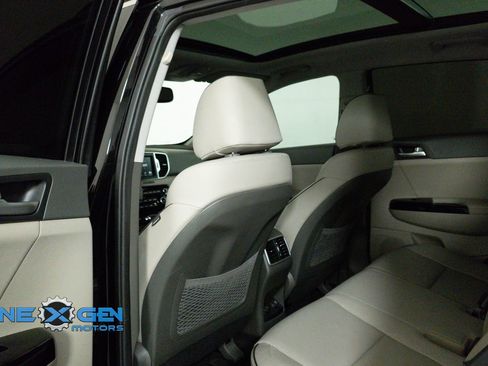 Used 2018 Kia Sportage EX w/ Option Group 040 FWD image 24