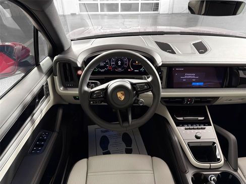 Certified 2026 Porsche Cayenne AWD/4WD image 18