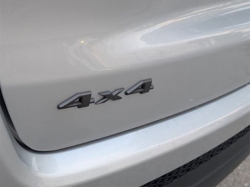 New 2026 Jeep Compass Latitude image 14