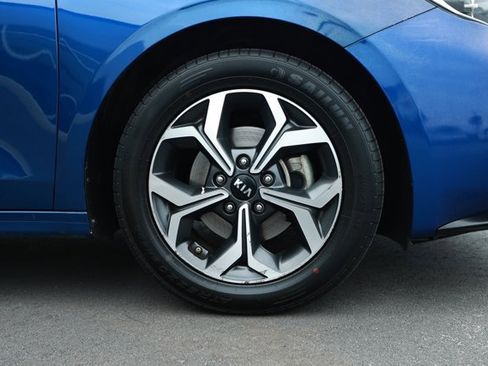 Used 2020 Kia Forte LXS FWD image 5