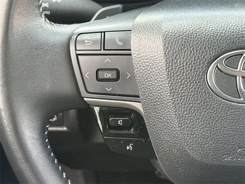 Used 2025 Toyota Camry SE image 14