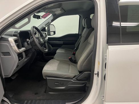 Used 2025 Ford F250 XLT image 25