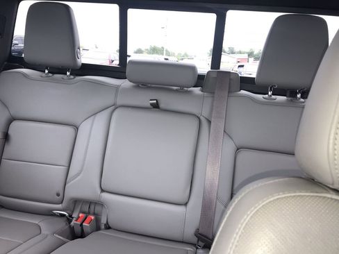 Used 2019 GMC Sierra 1500 SLT w/ SLT Convenience Package AWD/4WD image 21