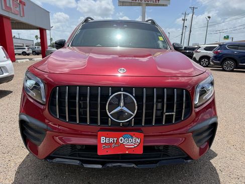 Used 2023 Mercedes-Benz GLB 35 AMG 4MATIC image 2