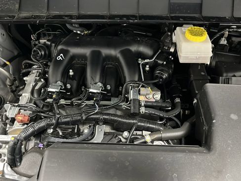 Used 2025 Nissan Pathfinder Platinum AWD/4WD image 27