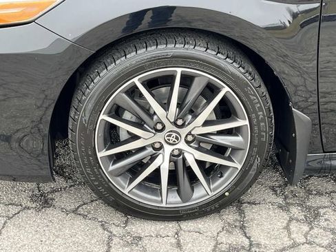 Used 2022 Toyota Camry XLE w/ Navigation Upgrade Package image 11