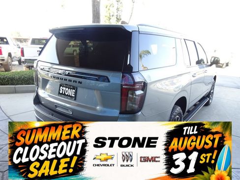 Certified 2024 Chevrolet Suburban Z71 w/ Luxury Package AWD/4WD image 7