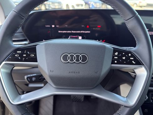 Certified 2025 Audi Q5 Premium w/ Convenience Package image 10