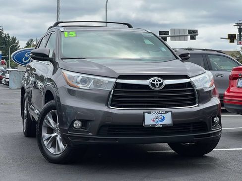 Used 2015 Toyota Highlander XLE AWD/4WD image 1