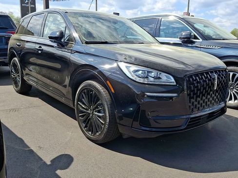 Certified 2025 Lincoln Corsair Reserve w/ Jet Appearance Package image 3