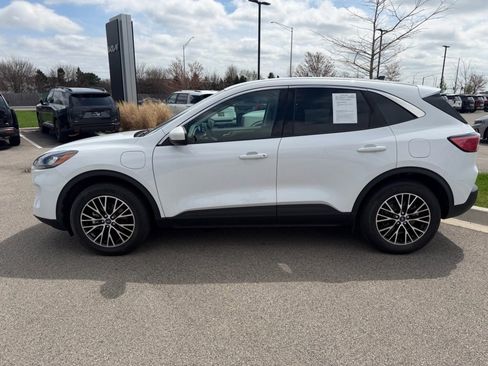 Used 2021 Ford Escape SE FWD image 3