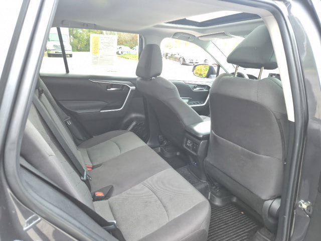 Used 2022 Toyota RAV4 XLE w/ Convenience Package AWD/4WD image 14