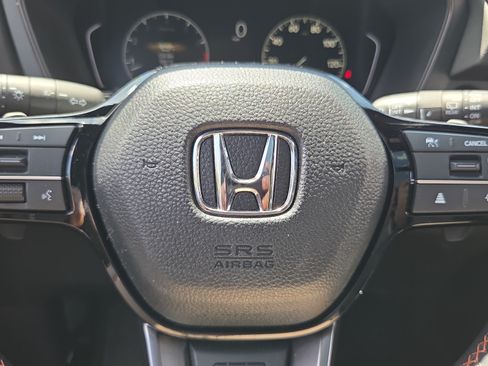 Certified 2025 Honda Pilot TrailSport image 29