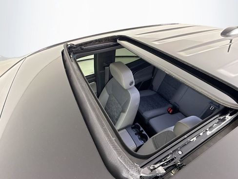 Used 2024 Chevrolet Colorado ZR2 w/ Technology Package image 24