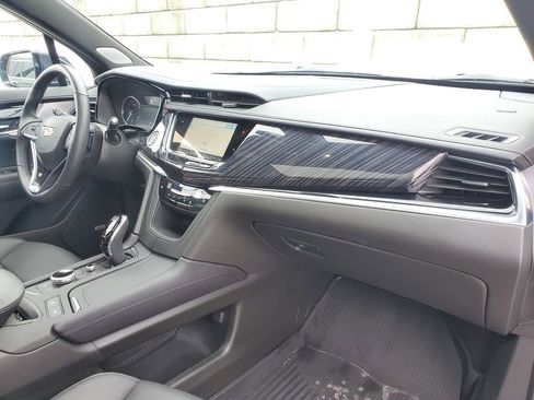 Certified 2024 Cadillac XT6 Premium Luxury w/ LPO, Floor Liner Package AWD/4WD image 30