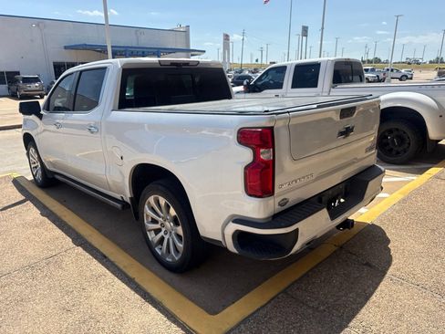 Used 2022 Chevrolet Silverado 1500 High Country w/ Technology Package AWD/4WD image 5