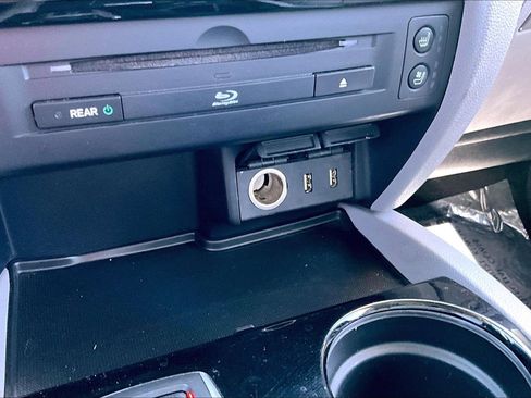 Used 2016 Honda Pilot Elite image 24