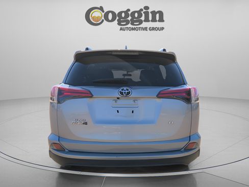 Used 2016 Toyota RAV4 LE image 5