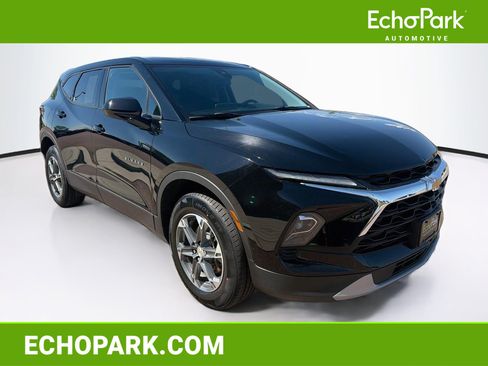Used 2025 Chevrolet Blazer LT AWD/4WD image 1