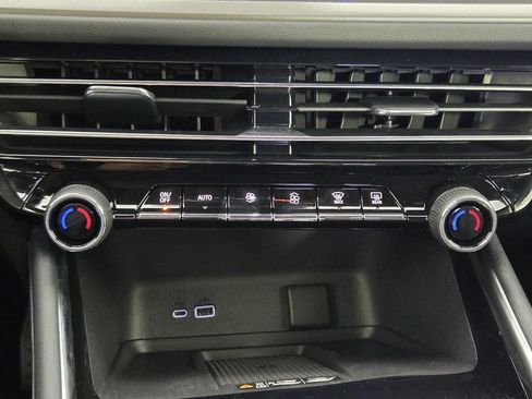 New 2026 Chevrolet Traverse LT w/ Midnight/Sport Edition FWD image 19