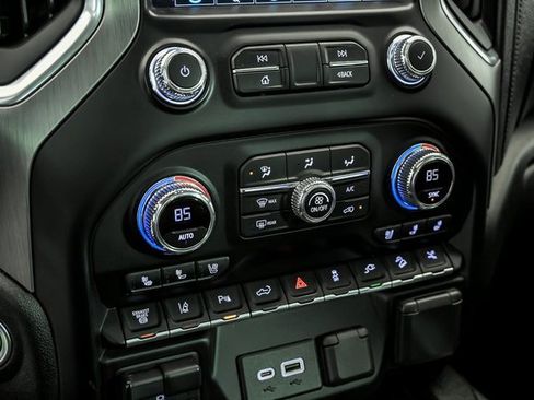 Used 2022 GMC Sierra 3500 Denali image 24