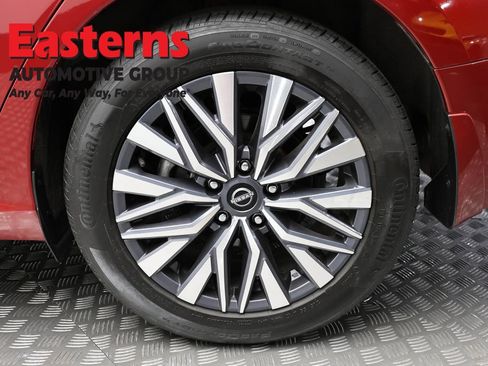 Used 2023 Nissan Altima 2.5 SV w/ SV Premium Package AWD/4WD image 8