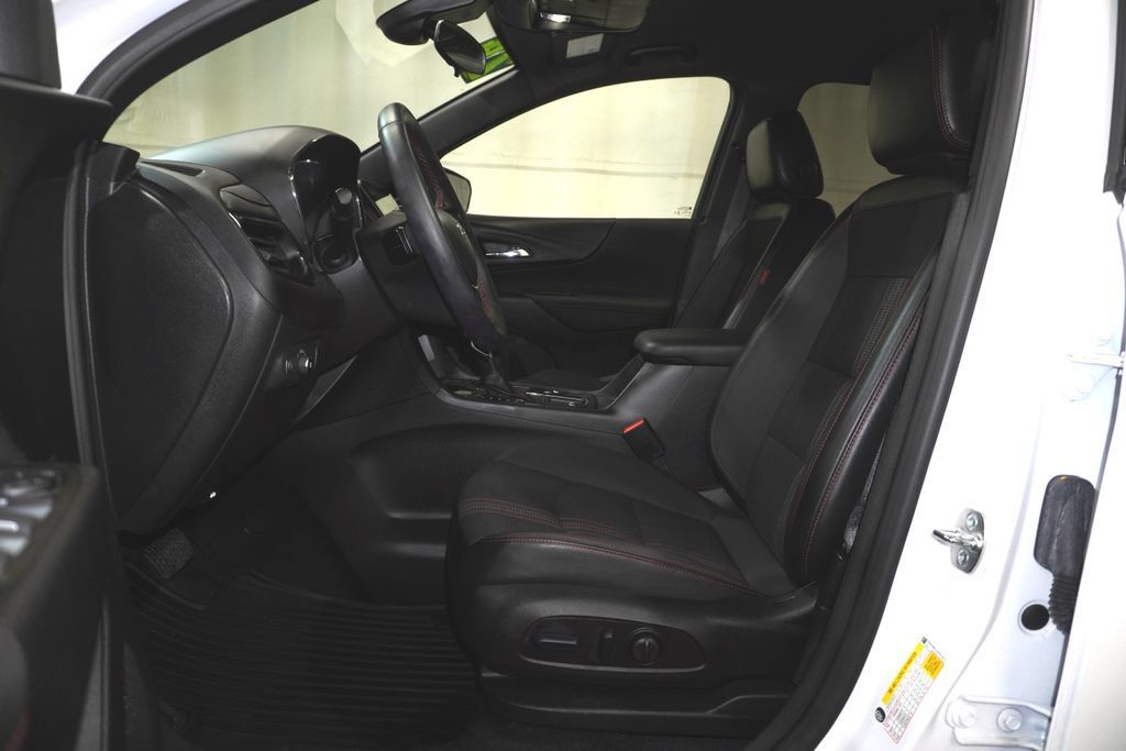 Used 2024 Chevrolet Equinox RS FWD image 12