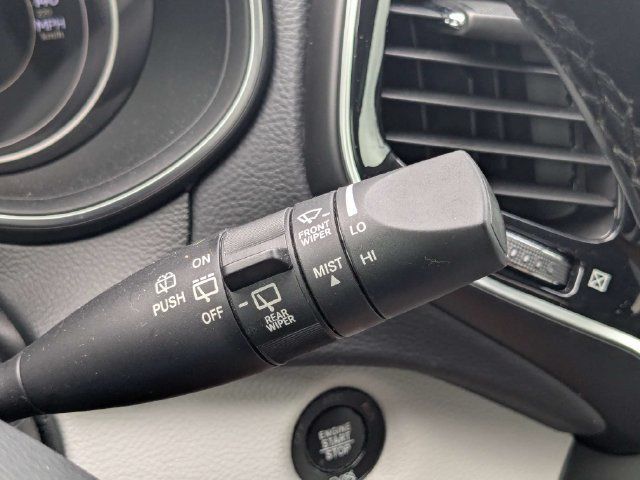 Used 2020 Jeep Cherokee Limited w/ Technology Group AWD/4WD image 30