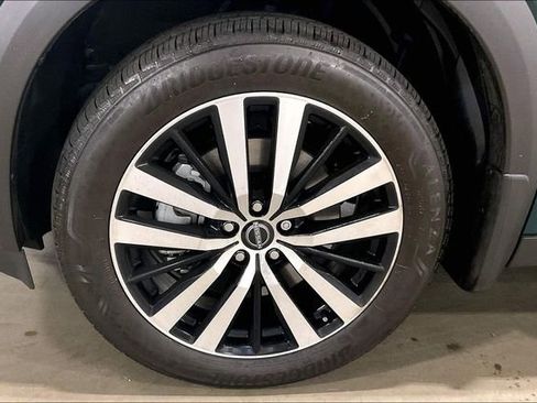 Used 2025 Nissan Pathfinder Platinum w/ Cargo Package image 9